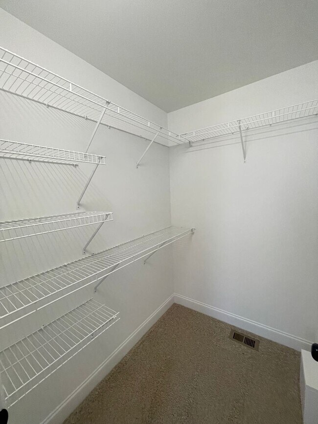 Building Photo - Home For Rent in Ooltewah! 4 Bedrooms + Finished Basement