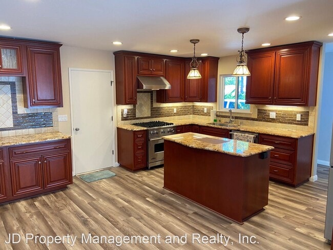 Primary Photo - 4 br, 2 bath House - 8671 Chantilly Ave