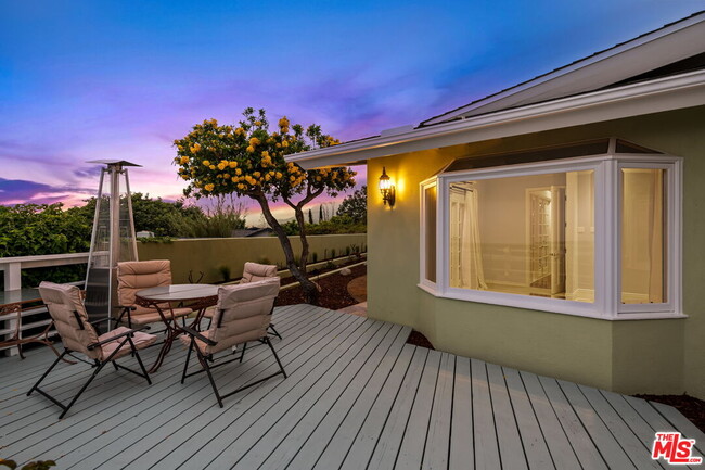 Building Photo - 221 Bellino Dr