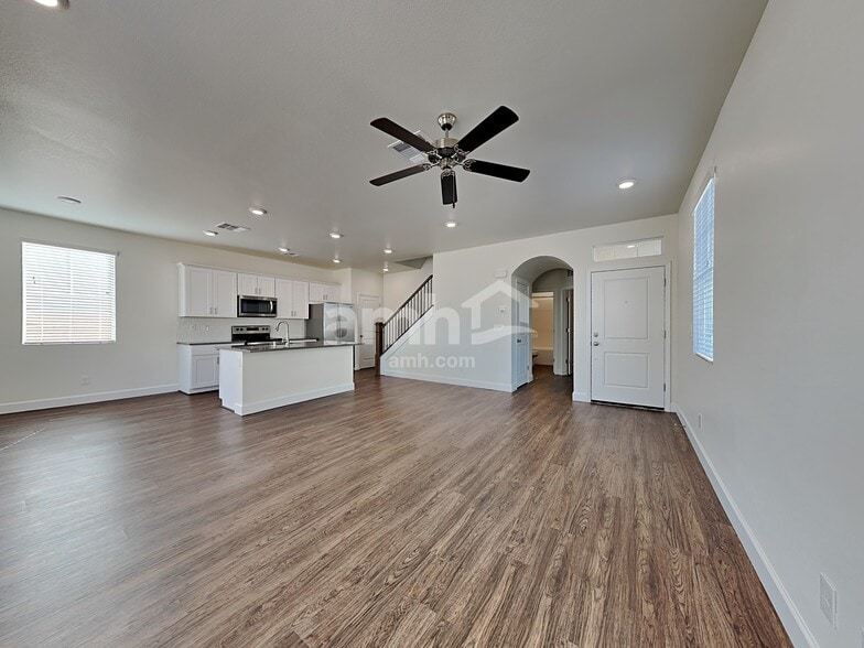 Building Photo - 1714 Macchia Ave