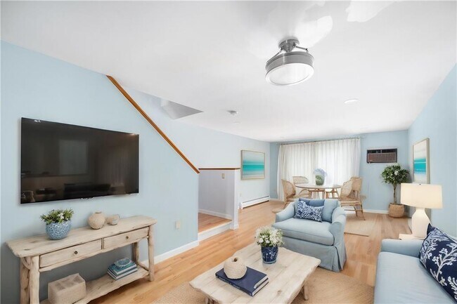 Building Photo - 33 Sakonnet E