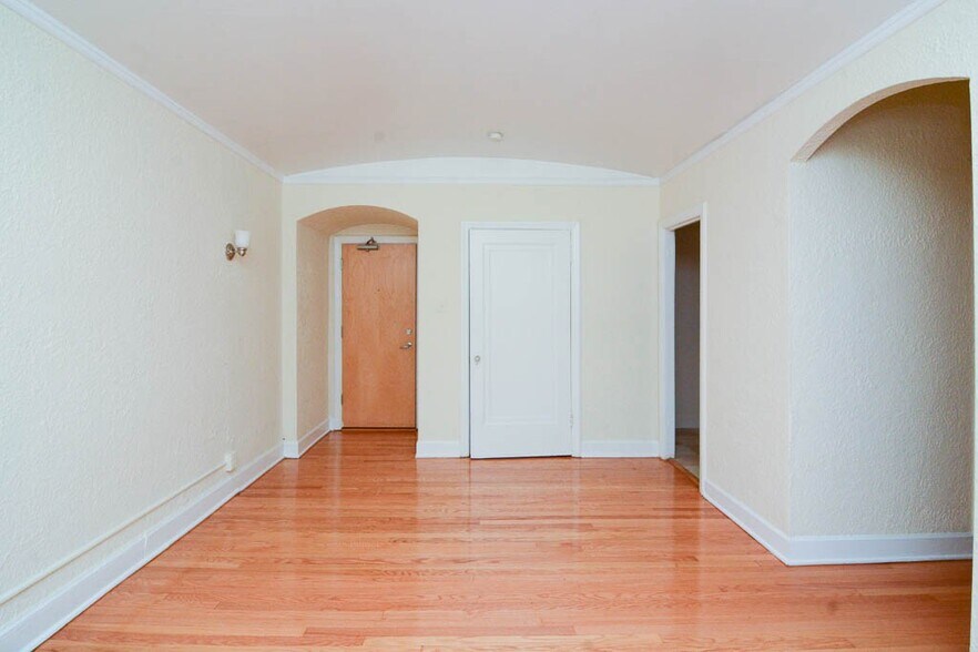 Building Photo - 541 W Arlington Pl