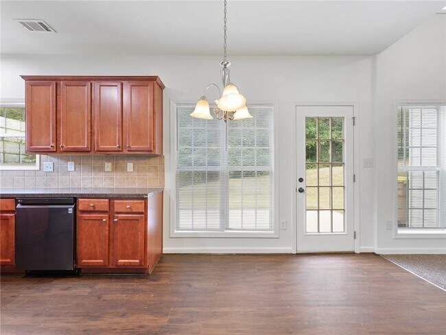 Building Photo - 3926 Walnut Grove Way
