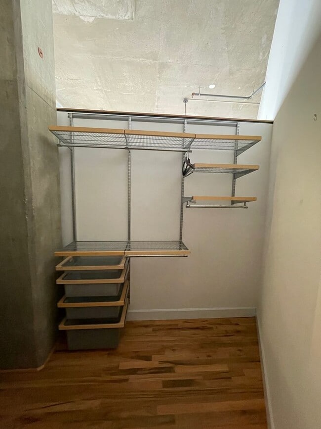 Building Photo - Charming Loft with Private Entrance & Pati...