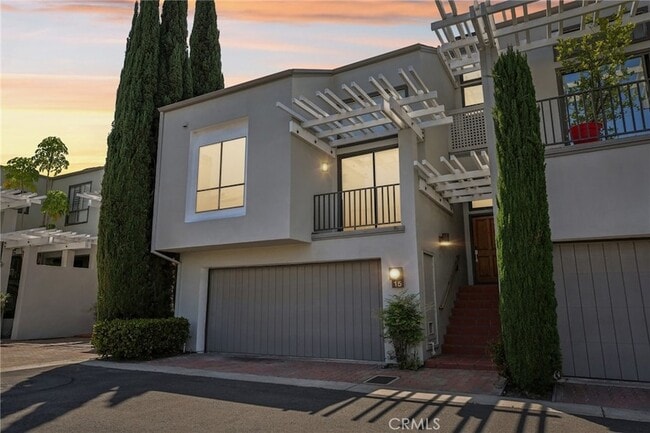 Building Photo - 15 Waterway