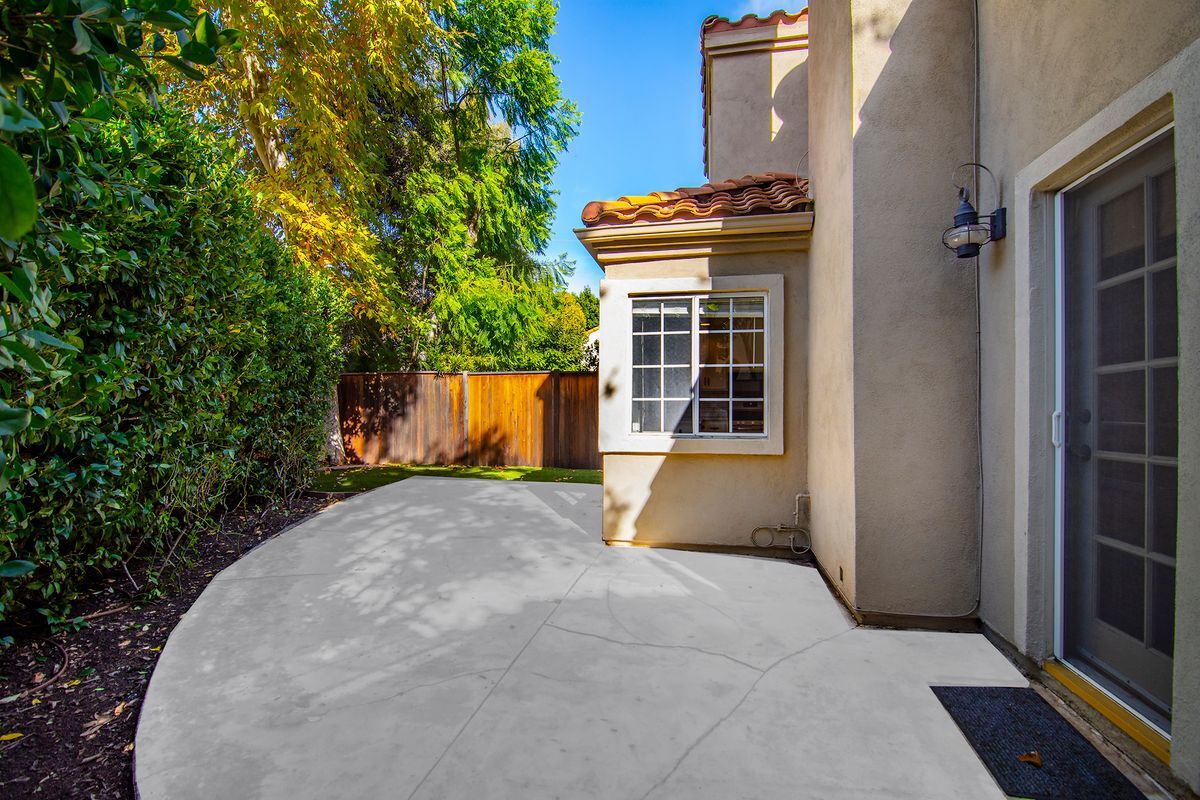 Building Photo - 4325 Oak Glen St