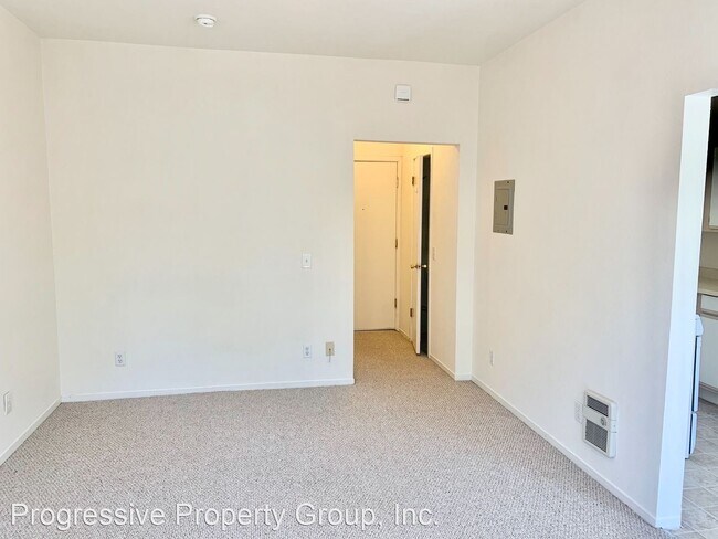 Building Photo - 700 Laguna St