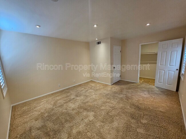 Building Photo - 2632 Captains Ave