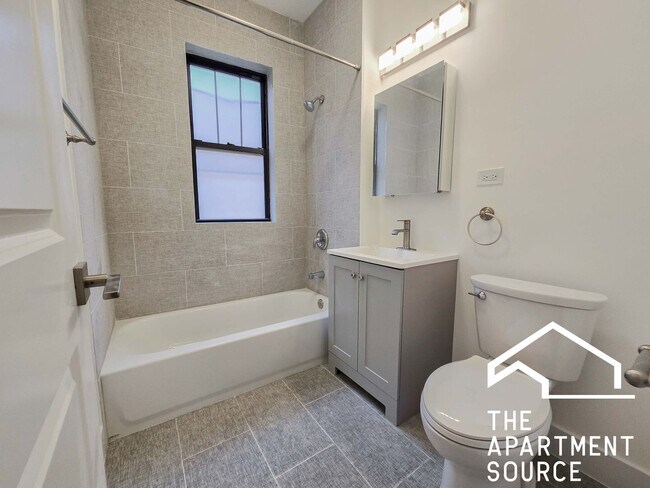 Building Photo - 5951 N Paulina St