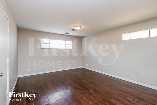 Building Photo - 7912 E Willetta St