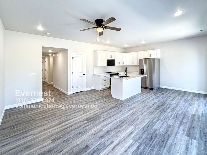 Building Photo - 351 A SE 70 Rd