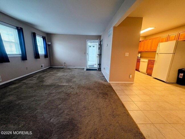 Building Photo - 601 Mistletoe Ave