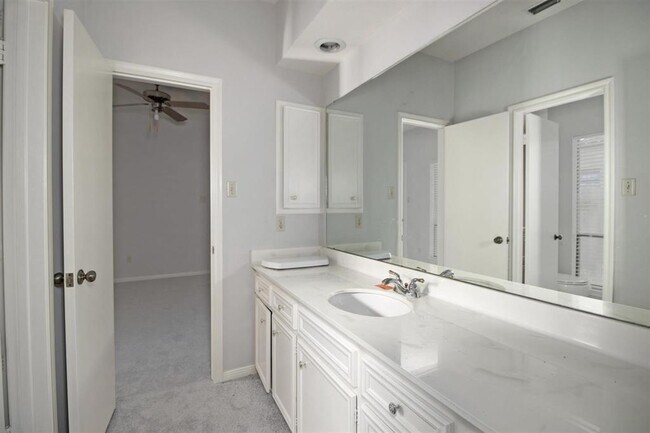 Building Photo - 3323 Village Falls Ct