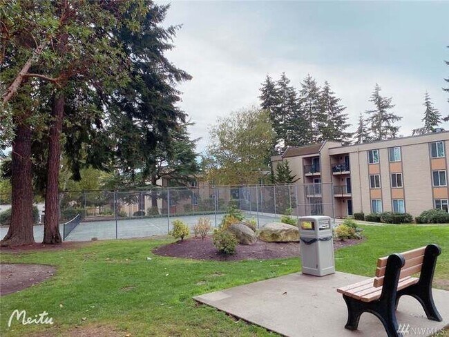 Building Photo - 14630 NE 32nd St