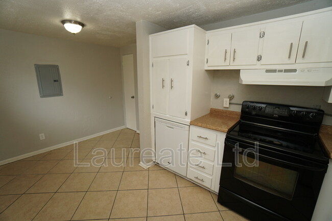 Building Photo - 673 Miller Ct