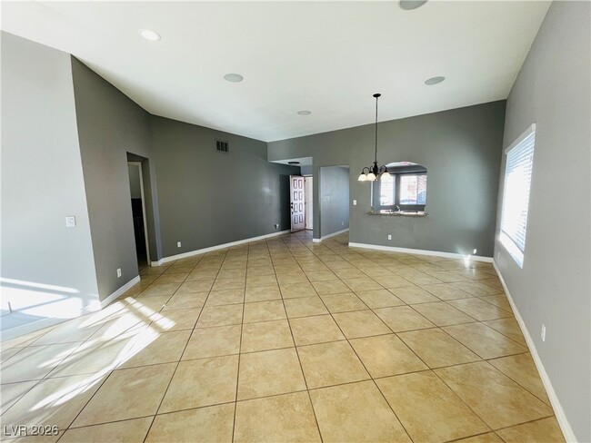 Building Photo - 8649 Trafalgar Dr