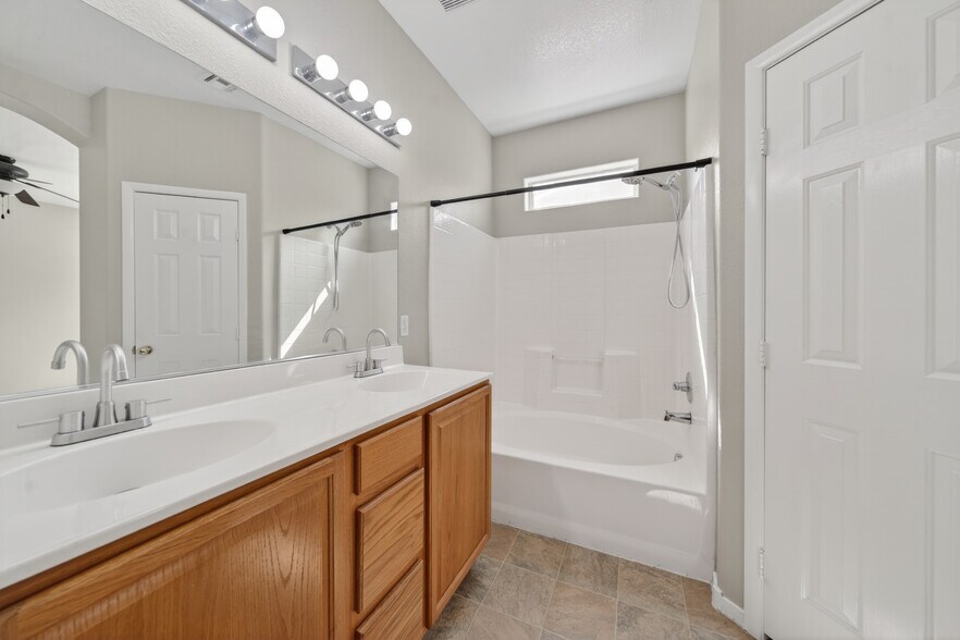 Building Photo - 6321 Blowing Sky St