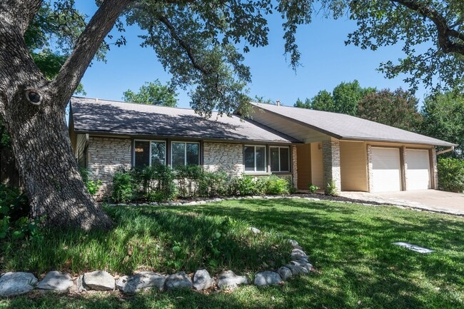 Building Photo - Single Story, Energy Efficient Home - Move...