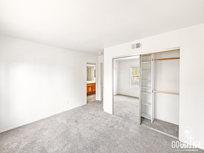 Building Photo - Modern Living with Clean Amenities