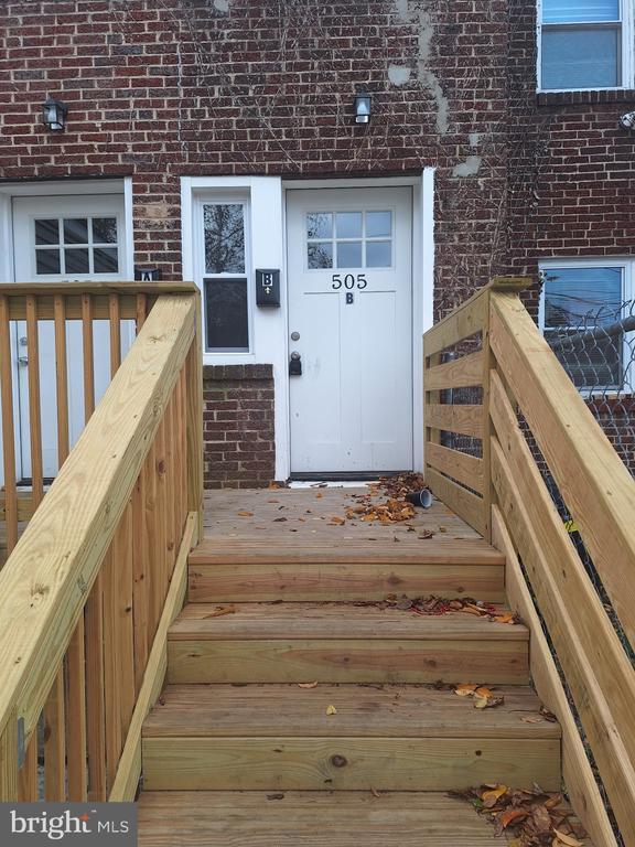 Building Photo - 505 Rand St