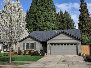 Building Photo - Spacious Three Bedroom Home in North Albany- Available Soon!
