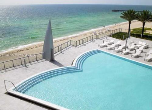 Building Photo - 17121 Collins Ave