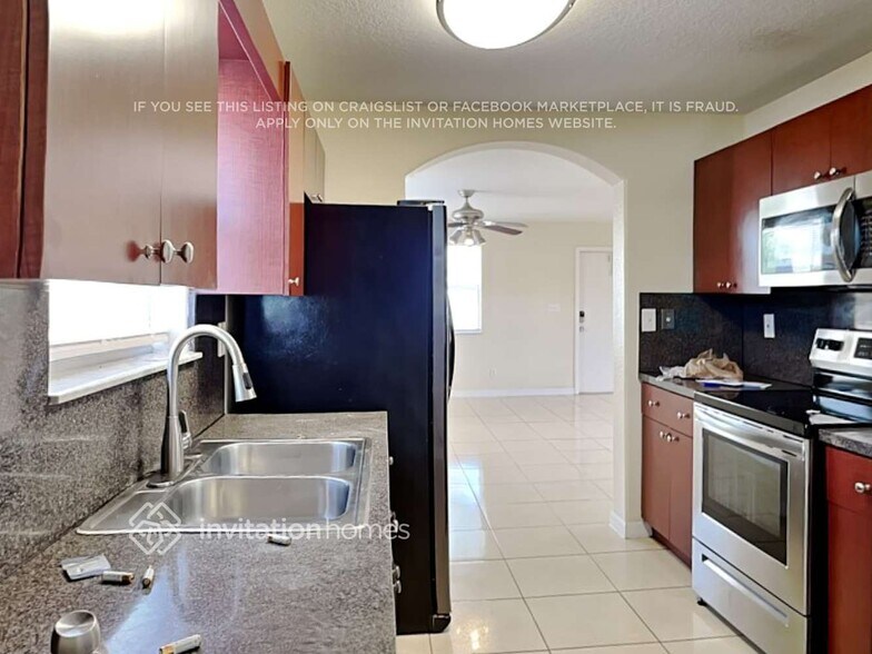 Building Photo - 823 NW 7th St