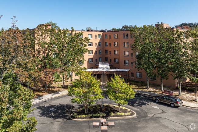 Building Photo - Highland Plaza