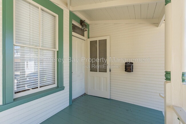 Building Photo - 140 18th St