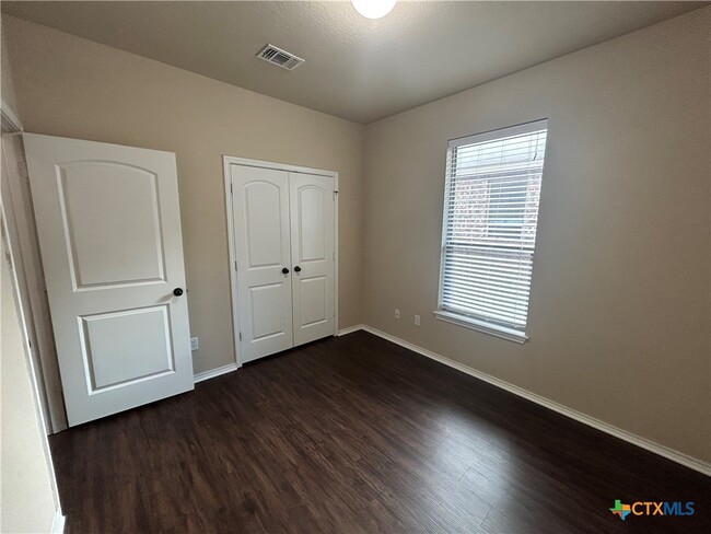 Building Photo - 298 Rosalie Dr