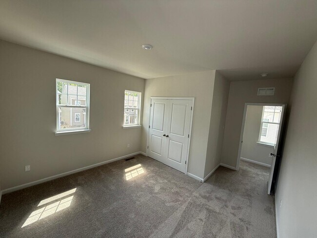 Building Photo - 6412 Fennec Run