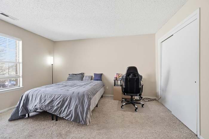 Building Photo - 5217 Heathglen Cir