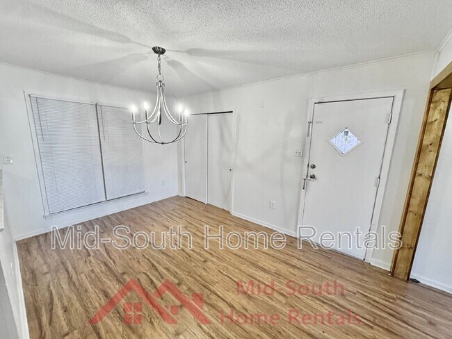 Building Photo - 1185 Deer Trail Ln