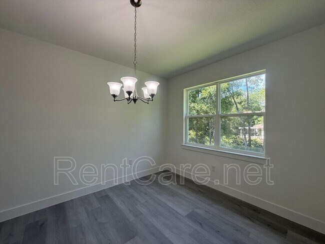 Building Photo - 10034 N Darwin Way