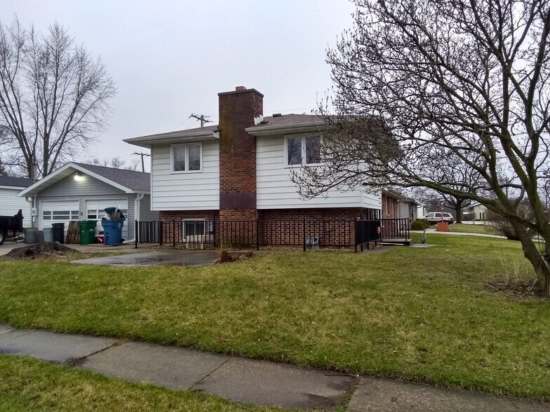 Building Photo - 1100 Rahill Ct