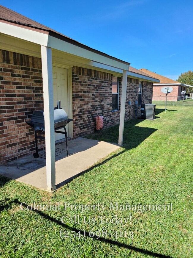 Building Photo - 2805 Alma Dr