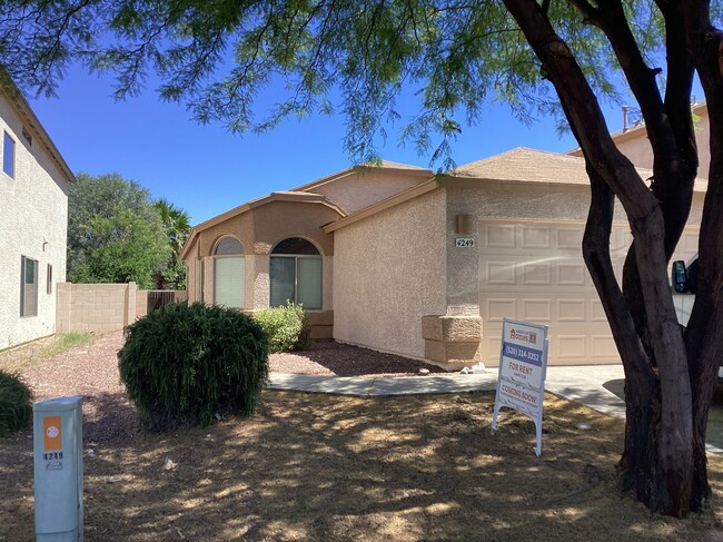 Building Photo - 4249 E Cholla Desert Trl