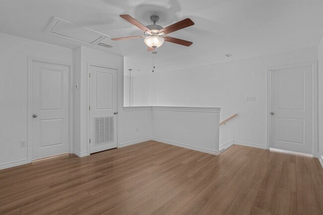 Building Photo - 9916 Bijan Dr