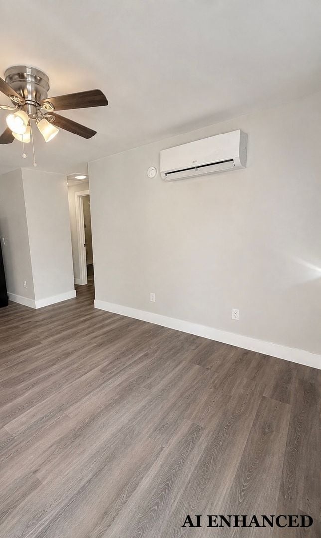 Building Photo - 707 Poppy Ave