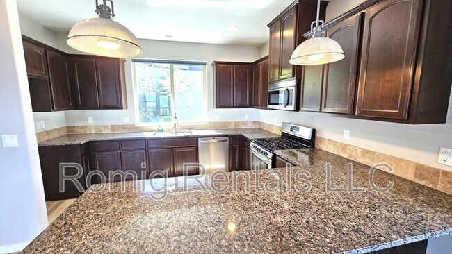 Building Photo - 1405 NE 71st Dr