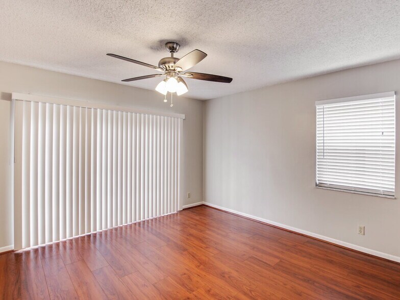 Building Photo - 3231 Ensenada Way