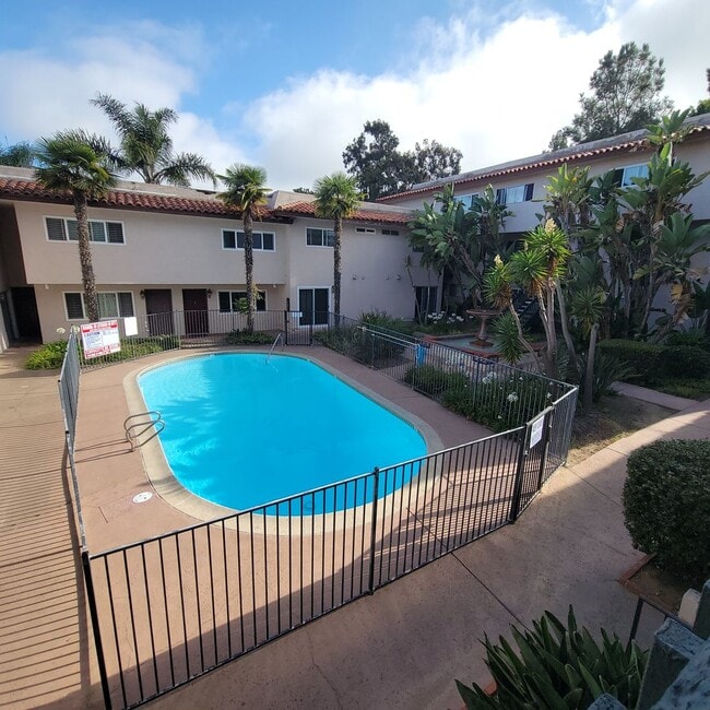 Building Photo - Coastal Condo for Rent in Del Mar – Beachside Living at Its Best
