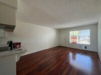 Building Photo - 569 E St
