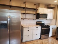 Building Photo - Beautifully Updated 5 Bedroom 1.5 Bathroom...