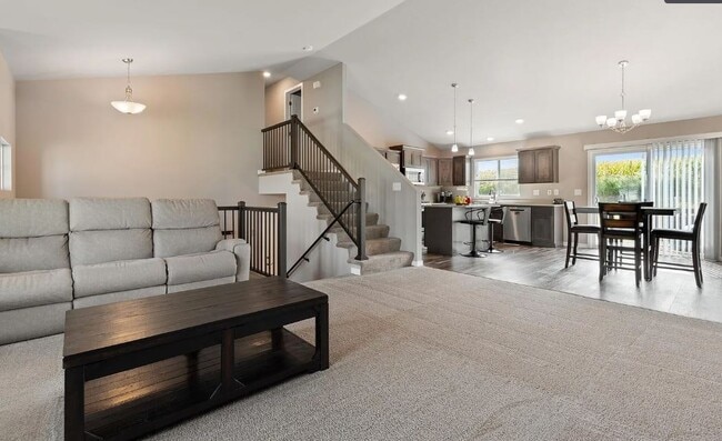 Building Photo - 1057 Bulrush Dr