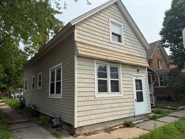 Building Photo - 551 W Michigan St