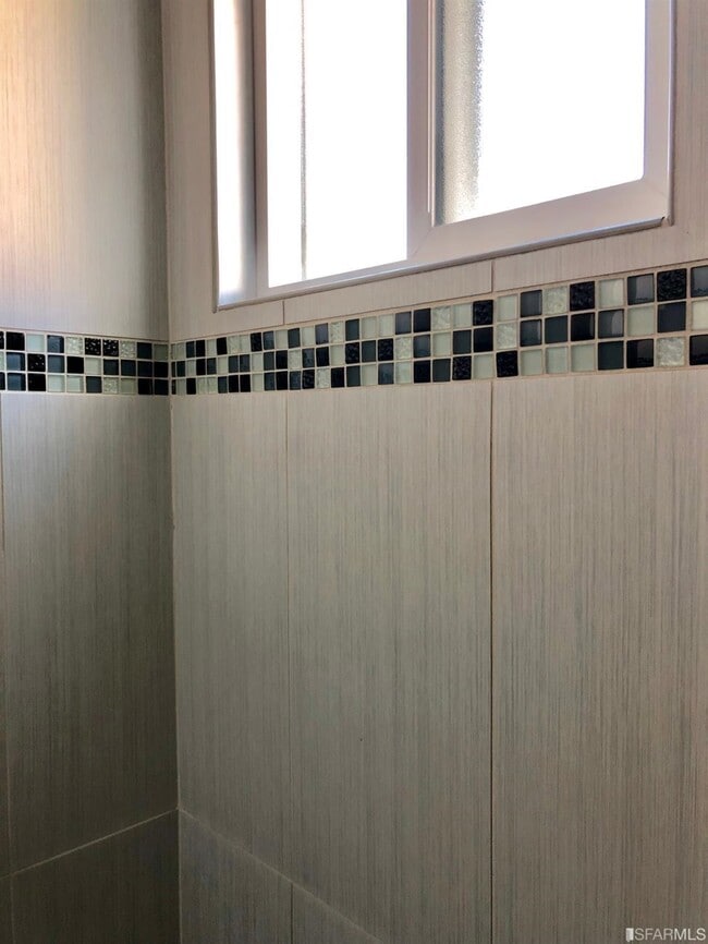 Building Photo - 744 Clementina St