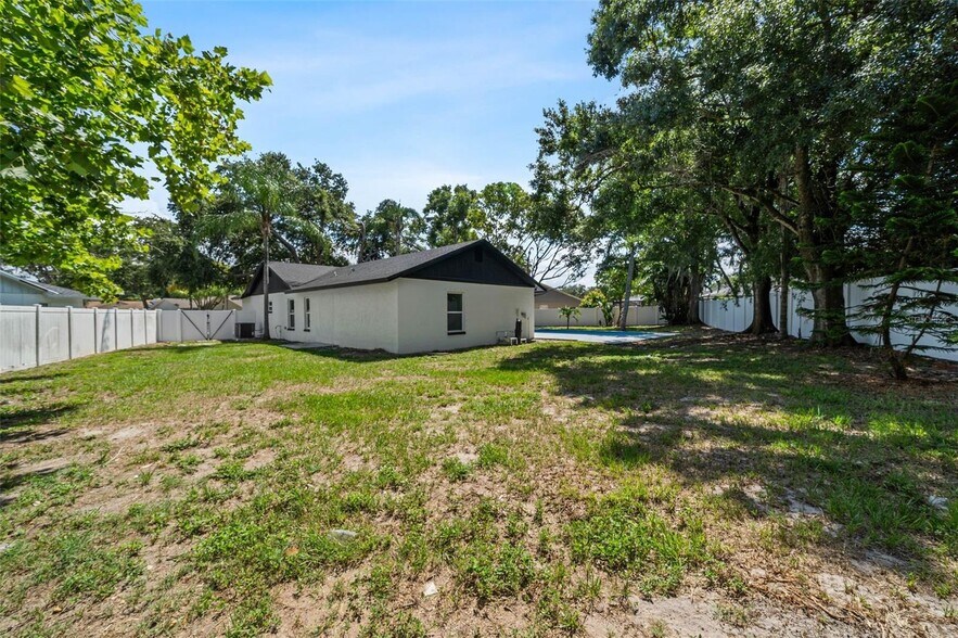 Building Photo - 12335 Yellow Rose Cir