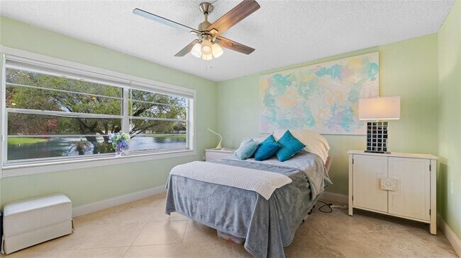 Building Photo - 2710 Nassau Bend