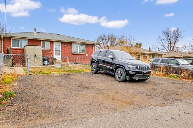 Building Photo - Newly Remodelled 3-Bed, 2-Bath Home Near Sloan’s Lake